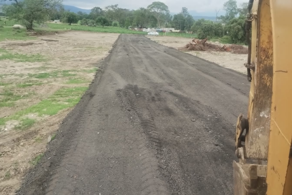 Camino de terrenos en venta